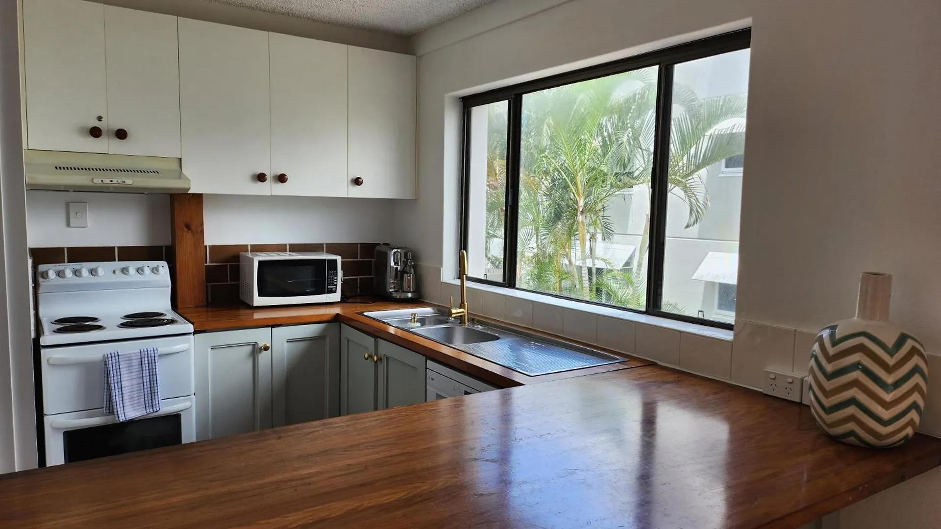 Aparthotel Kings Way Apartments Caloundra