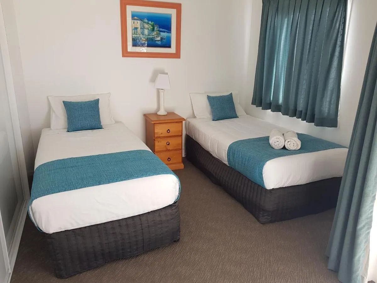 Kings Way Apartments Caloundra 3*,